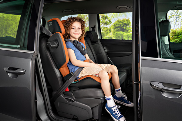fotelik samochodowy 15-36 kg Britax Romer Kidfix i-Size lifestyle