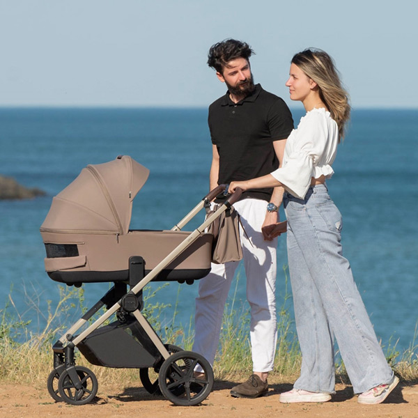 Wózek 2w1 Carrello Ultra beżowy, wygodna gondola na spacer