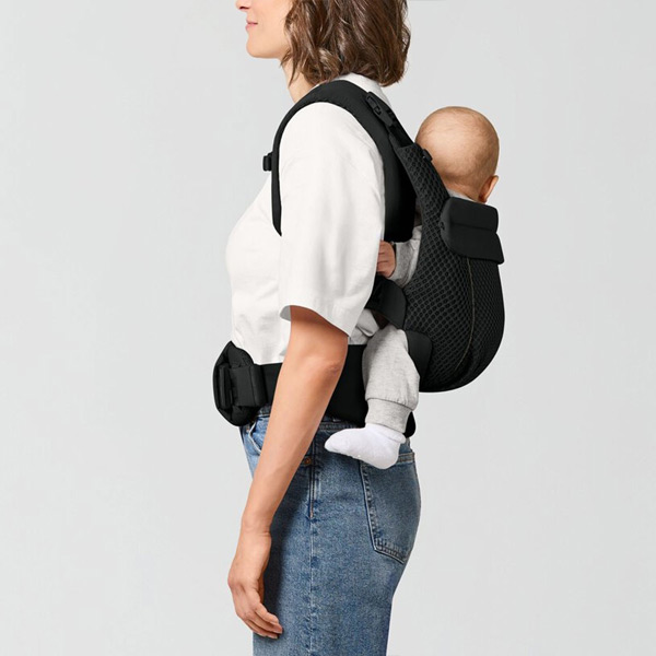 Dziecko noszone na plecach w nosidle Cybex Amya