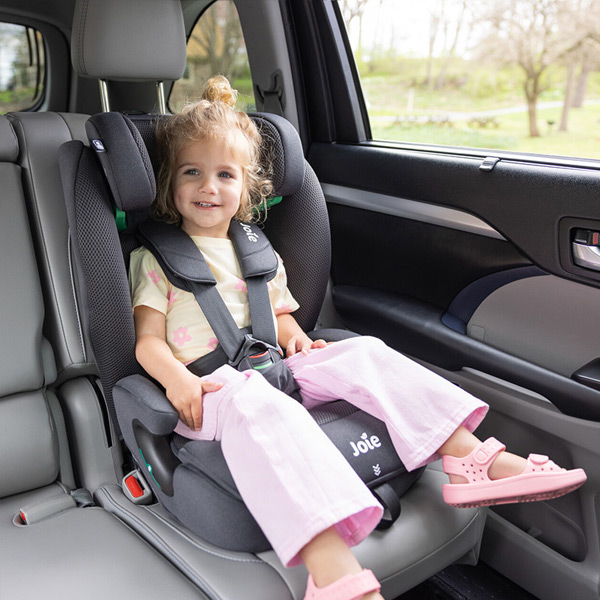 Joie i-Irvana Max, komfortowy fotelik z pięciopunktowymi pasami