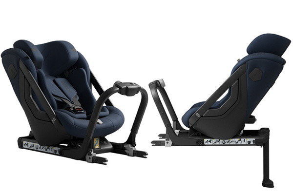 Axkid One 3 solidny fotelik RWF, granatowa tapicerka