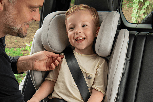 Nuna AACE LX bezpieczny i komfortowy fotelik na każdą podróż