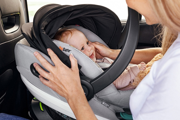 Bezpieczny i funkcjonalny fotelik 0-13kg dla  niemowlaka BeSafe