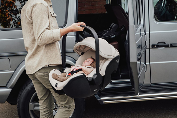 Zestaw fotelika z bazą Britax Romer Baby-Safe Pro idealny dla noworodka - sklep dziecięcy TOSIA.pl