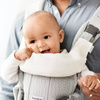 BabyBjorn Śliniaczek do nosidełka One Biały