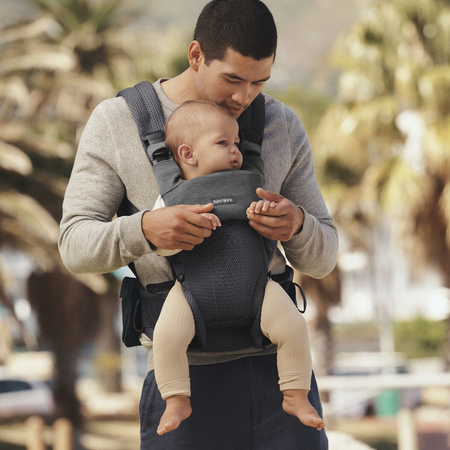 BabyBjorn Śliniaczek do nosidełka Harmony Ciemny Szary