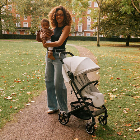 Cybex Beezy 2025 Magic Black Wózek spacerowy