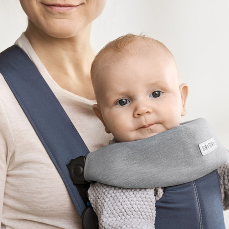 BabyBjorn Śliniaczek do nosidełka Mini/Move Jersey Jasny Szary